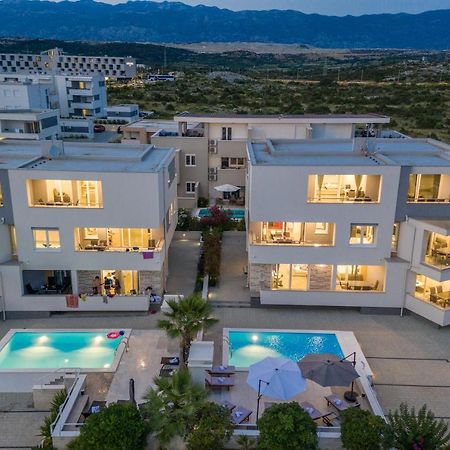 Apartments & Rooms Danivan Pool Villas B Новаля Екстер'єр фото