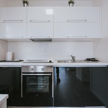 Apartments & Rooms Danivan Pool Villas B Новаля Номер фото