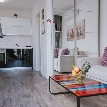 Apartments & Rooms Danivan Pool Villas B Новаля Номер фото