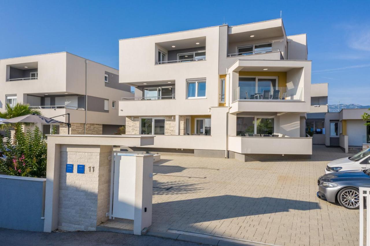 Apartments & Rooms Danivan Pool Villas B Новаля Екстер'єр фото